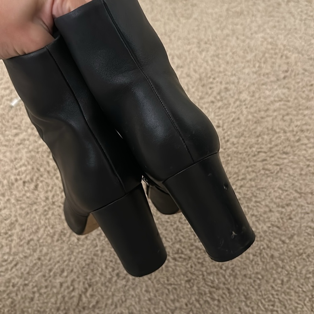 Marc Fisher Pointed Toe Heel Size 9.5m - image 2